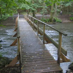 Houten brugje over La Homme